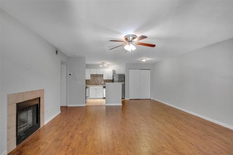 Condo in Altamonte Springs, Florida, 2 bedrooms  № 2143751 - photo 5
