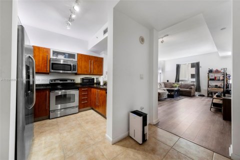 Снять в аренду кондоминиум в Майами, Флорида 1 спальня, 70.51м2, № 1948346 - фото 3