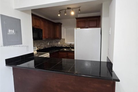Condominio en venta en Miami, Florida, 2 dormitorios, 96.25 m2 № 1776307 - foto 4