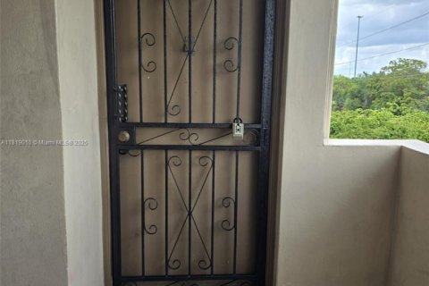 Condominio en venta en Miami, Florida, 2 dormitorios, 96.25 m2 № 1776307 - foto 3