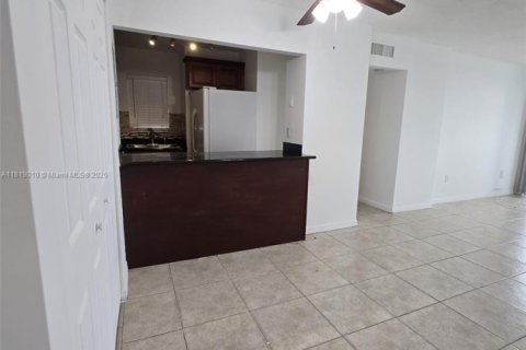 Condominio en venta en Miami, Florida, 2 dormitorios, 96.25 m2 № 1776307 - foto 1