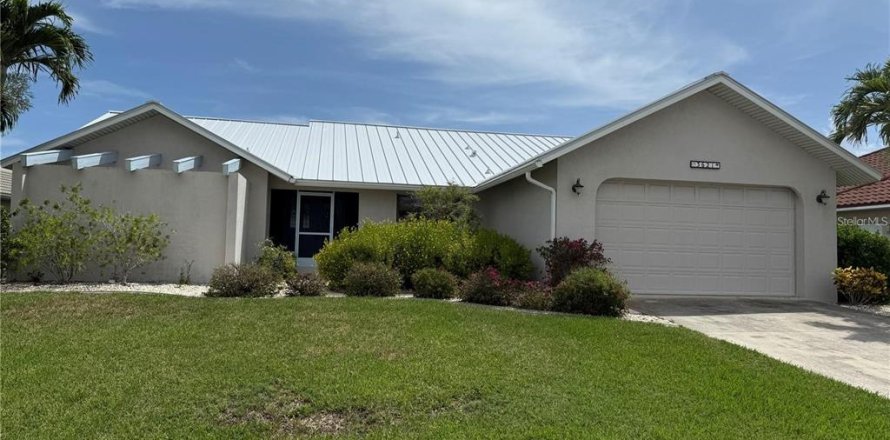 Villa ou maison à Punta Gorda, Floride 4 chambres, 189.8 m2 № 2388599