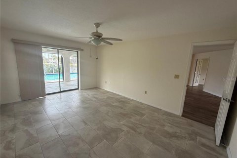 Villa ou maison à louer à Punta Gorda, Floride: 4 chambres, 189.8 m2 № 2388599 - photo 13