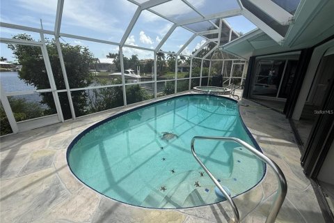 Villa ou maison à louer à Punta Gorda, Floride: 4 chambres, 189.8 m2 № 2388599 - photo 22