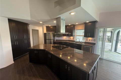Villa ou maison à louer à Punta Gorda, Floride: 4 chambres, 189.8 m2 № 2388599 - photo 9