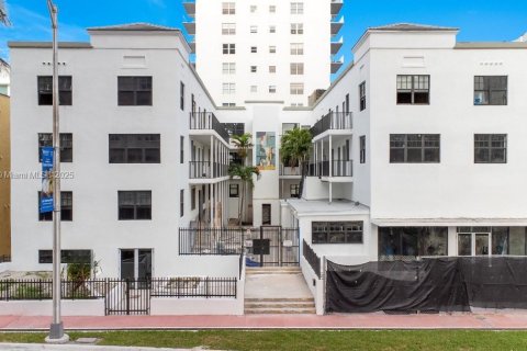 Купить коммерческую недвижимость в Майами-Бич, Флорида № 1985508 - фото 2