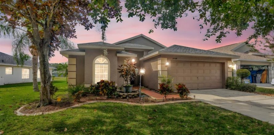 Villa ou maison à Lutz, Floride 4 chambres, 172.43 m2 № 2230154