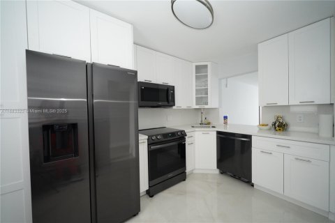 Copropriété à vendre à Sunrise, Floride: 2 chambres, 107.95 m2 № 1929708 - photo 5