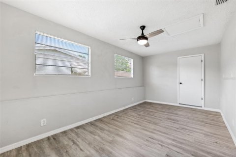 House in Pinellas Park, Florida 2 bedrooms, 92.72 sq.m. № 1791282 - photo 10