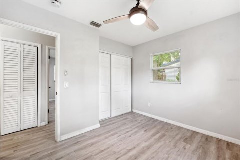 House in Pinellas Park, Florida 2 bedrooms, 92.72 sq.m. № 1791282 - photo 15