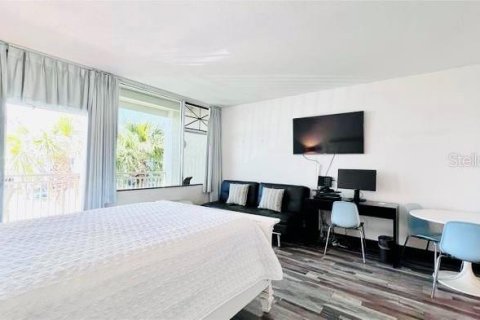 Condo in Ruskin, Florida, 1 bedroom № 2118858 - photo 5