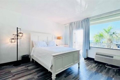 Condo in Ruskin, Florida, 1 bedroom № 2118858 - photo 9