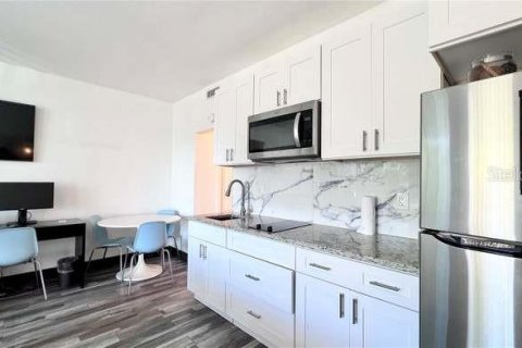 Condo in Ruskin, Florida, 1 bedroom № 2118858 - photo 22