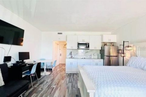 Condo in Ruskin, Florida, 1 bedroom № 2118858 - photo 8