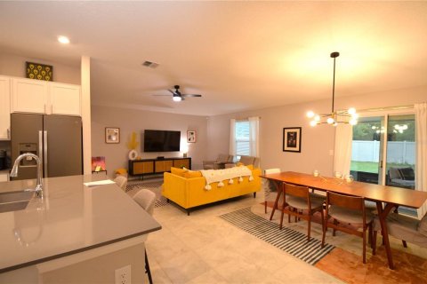 House in Kissimmee, Florida 3 bedrooms, 144.93 sq.m. № 1842985 - photo 16