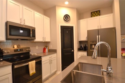 House in Kissimmee, Florida 3 bedrooms, 144.93 sq.m. № 1842985 - photo 12