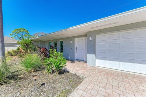 Villa ou maison à vendre à Sarasota, Floride: 3 chambres, 171.5 m2 № 2434847 - photo 2