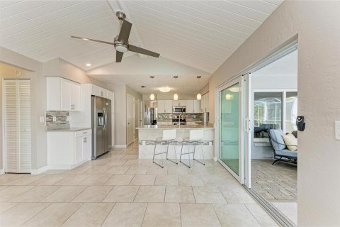 Villa ou maison à vendre à Sarasota, Floride: 3 chambres, 171.5 m2 № 2434847 - photo 18