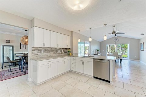 Villa ou maison à vendre à Sarasota, Floride: 3 chambres, 171.5 m2 № 2434847 - photo 13