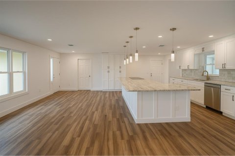 Casa en venta en North Fort Myers, Florida, 3 dormitorios, 174.75 m2 № 1905533 - foto 7