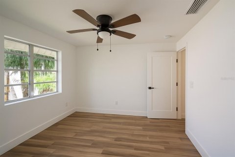 Casa en venta en North Fort Myers, Florida, 3 dormitorios, 174.75 m2 № 1905533 - foto 21