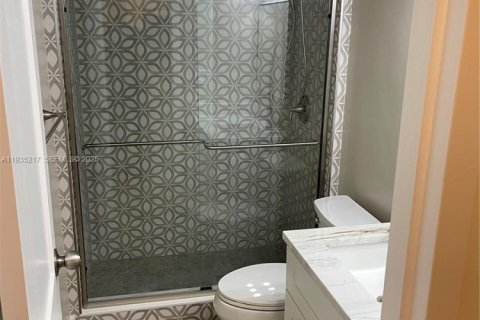 Снять в аренду кондоминиум в Окленд-Парк, Флорида 2 спальни, 92.9м2, № 2035855 - фото 6