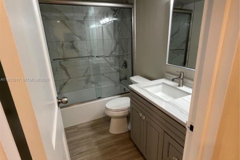 Снять в аренду кондоминиум в Окленд-Парк, Флорида 2 спальни, 92.9м2, № 2035855 - фото 11