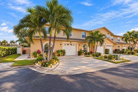 Touwnhouse à vendre à Seminole, Floride: 3 chambres, 147.99 m2 № 2430492 - photo 3