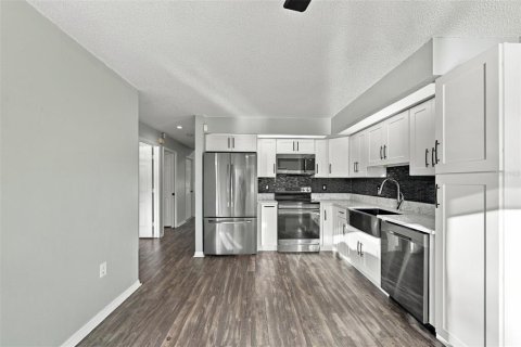 Touwnhouse à vendre à Seminole, Floride: 3 chambres, 147.99 m2 № 2430492 - photo 20