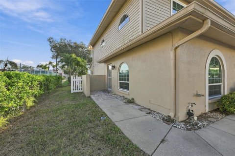 Touwnhouse à vendre à Seminole, Floride: 3 chambres, 147.99 m2 № 2430492 - photo 6