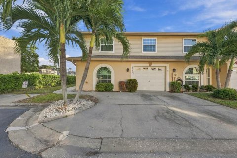 Touwnhouse à vendre à Seminole, Floride: 3 chambres, 147.99 m2 № 2430492 - photo 2