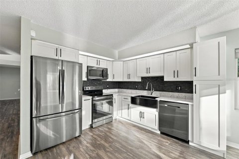 Touwnhouse à vendre à Seminole, Floride: 3 chambres, 147.99 m2 № 2430492 - photo 21