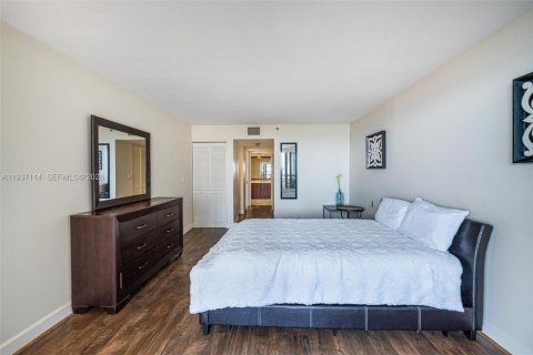 Купить кондоминиум в Майами, Флорида 1 спальня, 99.03м2, № 1995025 - фото 21