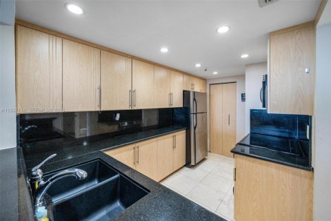 Купить кондоминиум в Майами, Флорида 1 спальня, 99.03м2, № 1995025 - фото 12