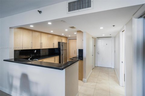 Купить кондоминиум в Майами, Флорида 1 спальня, 99.03м2, № 1995025 - фото 11