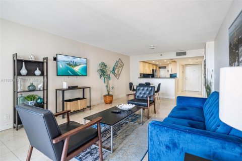 Купить кондоминиум в Майами, Флорида 1 спальня, 99.03м2, № 1995025 - фото 17