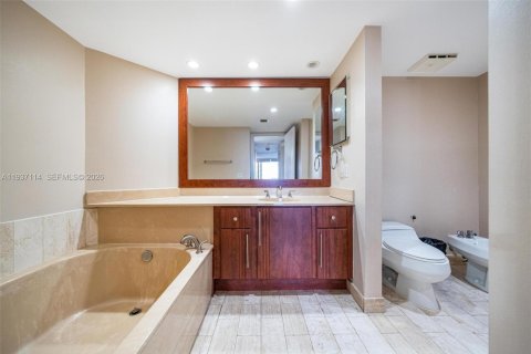 Купить кондоминиум в Майами, Флорида 1 спальня, 99.03м2, № 1995025 - фото 25