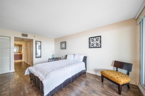 Купить кондоминиум в Майами, Флорида 1 спальня, 99.03м2, № 1995025 - фото 22