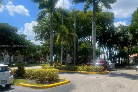 Condominio en alquiler en West Palm Beach, Florida, 1 dormitorio, 49.24 m2 № 1982340 - foto 15