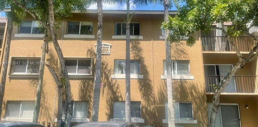 Condominio en West Palm Beach, Florida, 1 dormitorio  № 1982340
