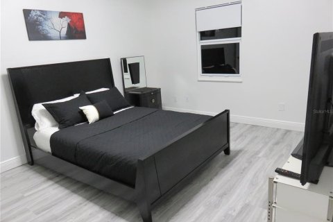 Townhouse in Tampa, Florida 2 bedrooms, 130.81 sq.m. № 2237218 - photo 14