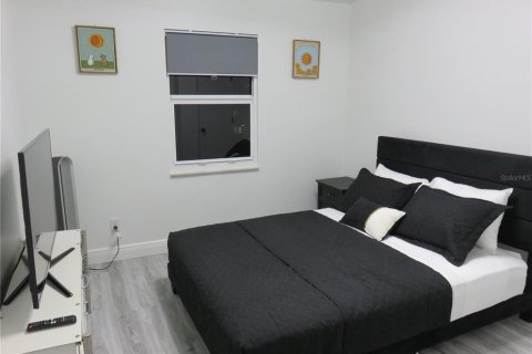 Townhouse in Tampa, Florida 2 bedrooms, 130.81 sq.m. № 2237218 - photo 13