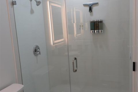 Townhouse in Tampa, Florida 2 bedrooms, 130.81 sq.m. № 2237218 - photo 16