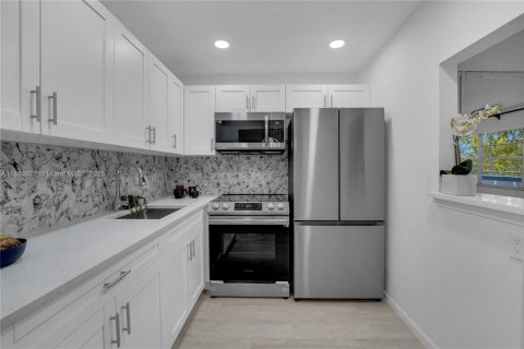 Condo in Deerfield Beach, Florida, 1 bedroom  № 2012417