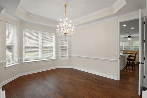House in Sorrento, Florida 5 bedrooms, 381.36 sq.m. № 2223337 - photo 24