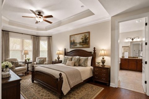 House in Sorrento, Florida 5 bedrooms, 381.36 sq.m. № 2223337 - photo 27