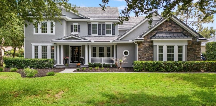 House in Sorrento, Florida 5 bedrooms, 381.36 sq.m. № 2223337