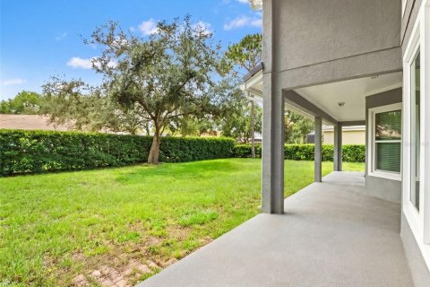 House in Sorrento, Florida 5 bedrooms, 381.36 sq.m. № 2223337 - photo 6