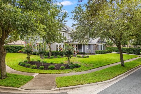 House in Sorrento, Florida 5 bedrooms, 381.36 sq.m. № 2223337 - photo 3