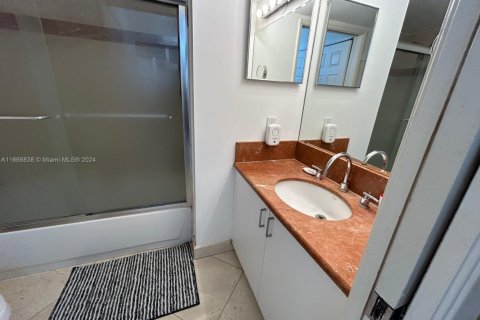 Copropriété à vendre à Aventura, Floride: 2 chambres, 109.62 m2 № 1936818 - photo 21